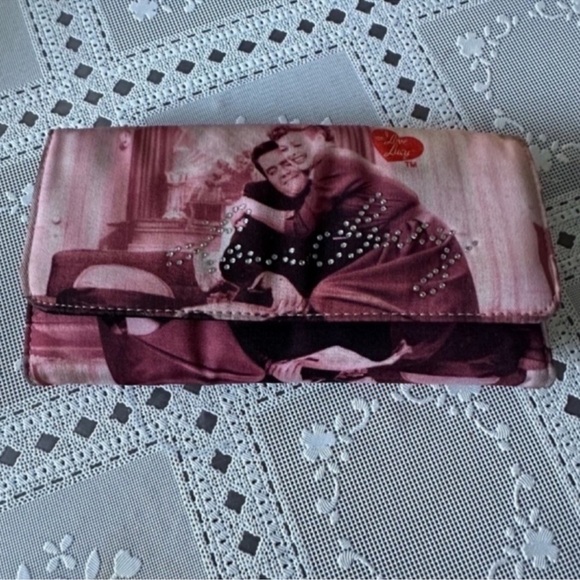 I LOVE LUCY PINK VINTAGE WALLET - Picture 2 of 12